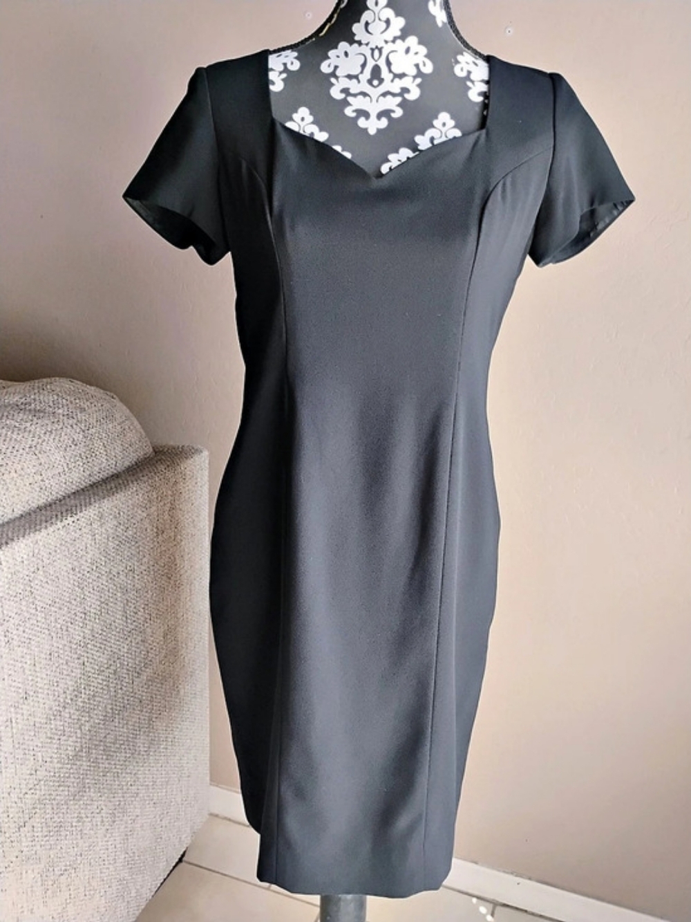 Liz Claiborne Size 4 Black Midi Dress With Criss Cross Back